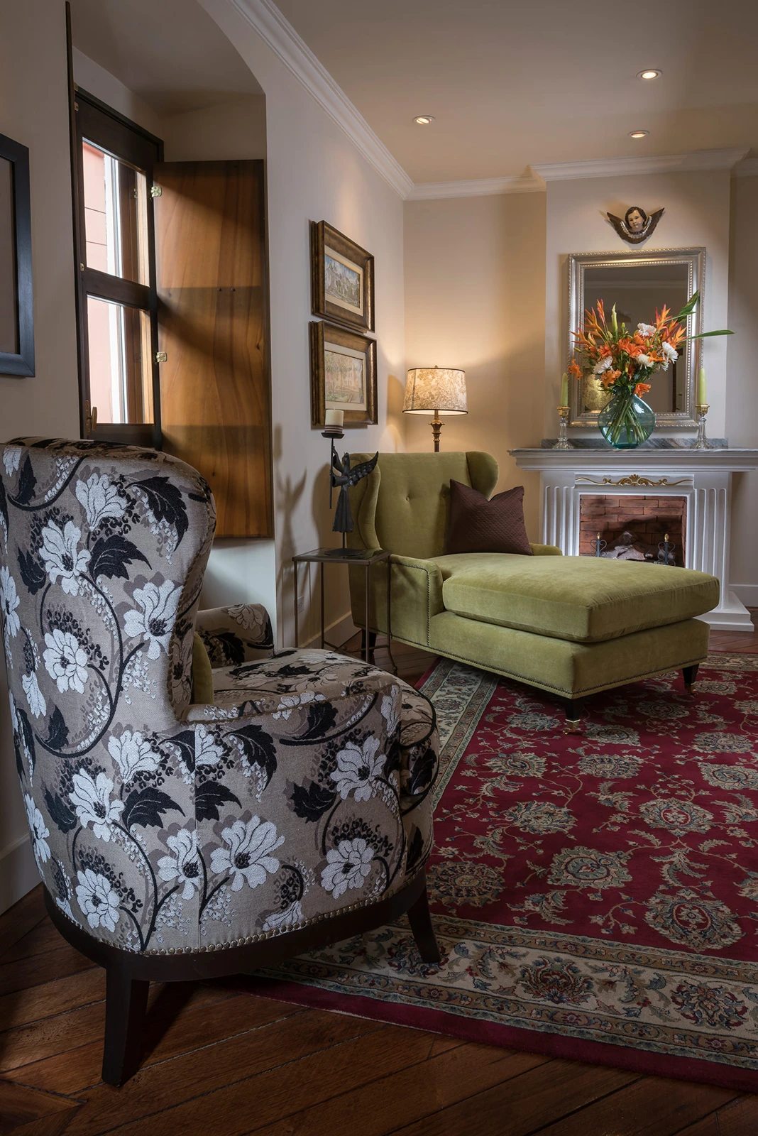 La Merced suite, photograph 6